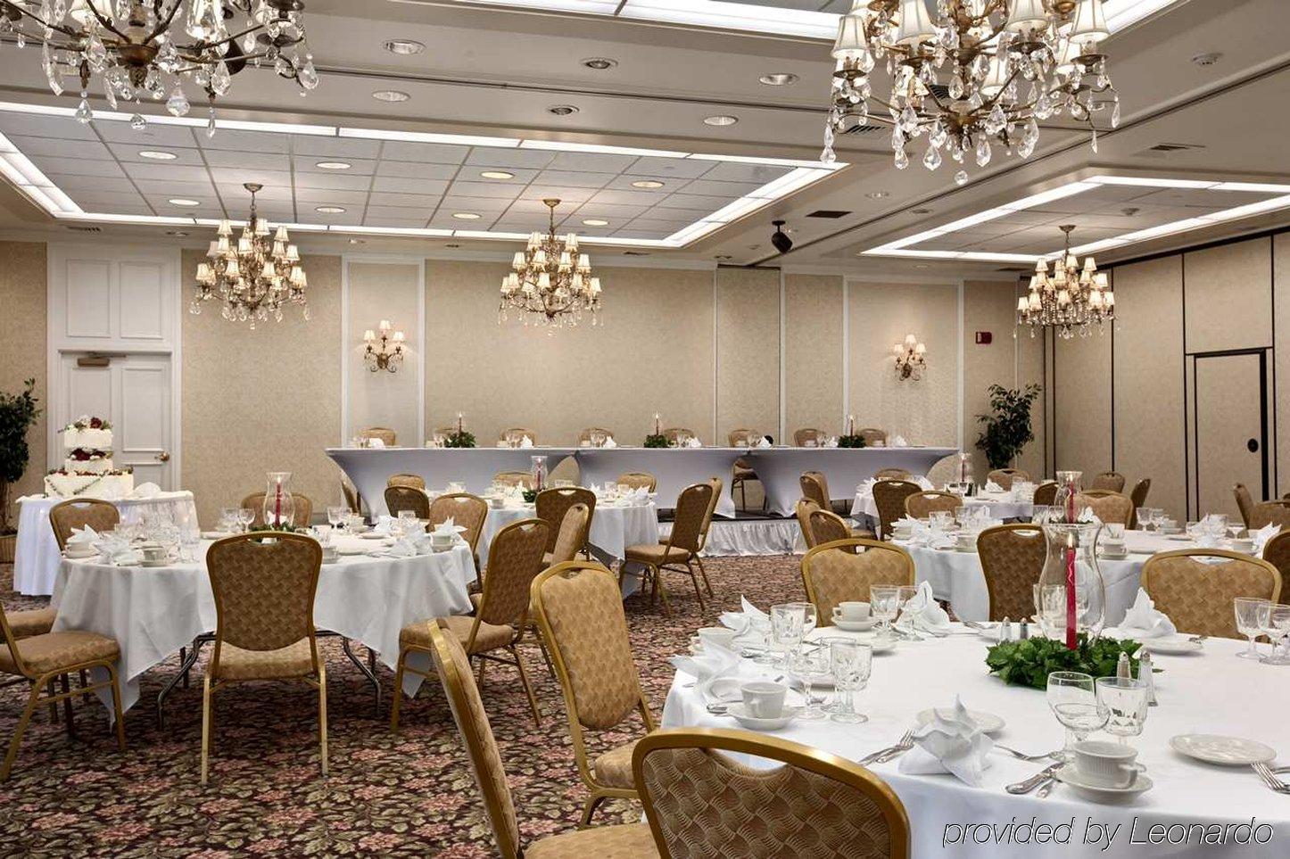 Delta Hotels By Marriott Burlington Restaurant photo